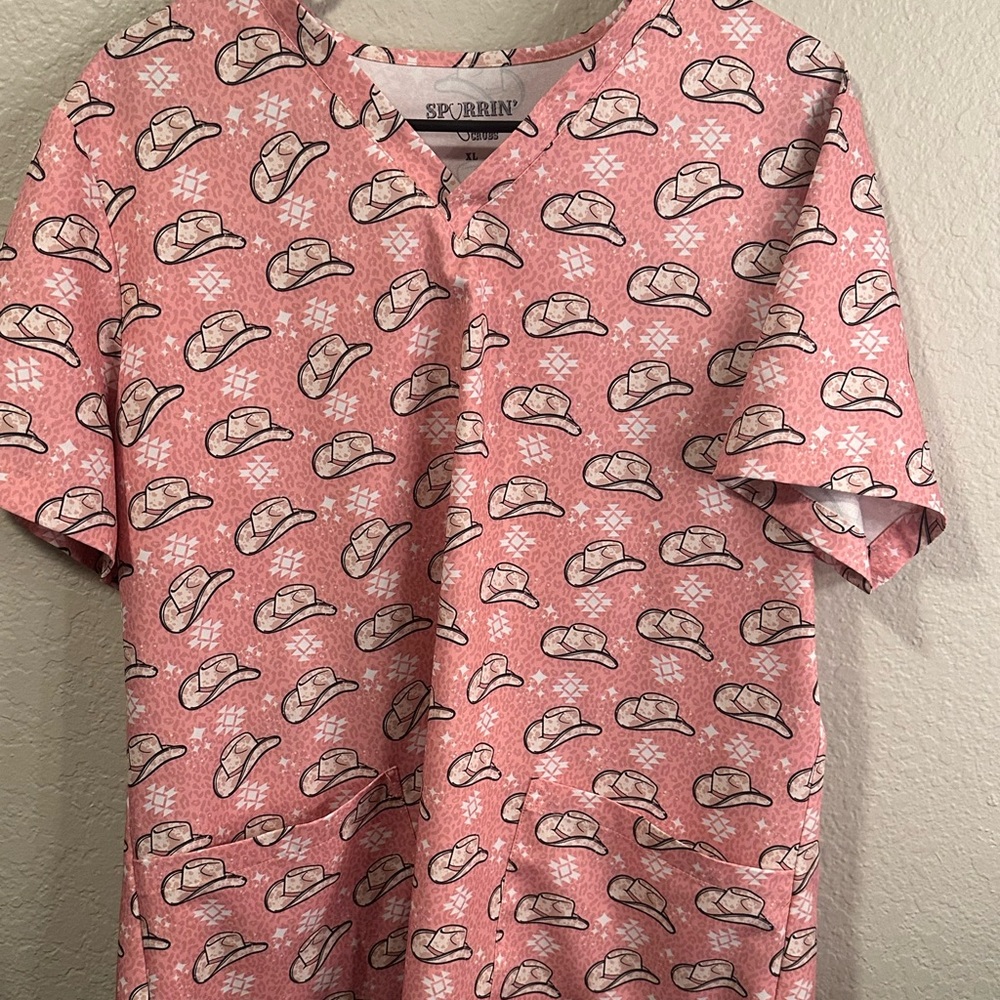 Spurrin scrubs TOP ONLY. pink cowboy hat, worn once